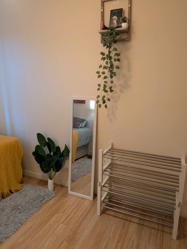 Room Headlam Road in Greater London