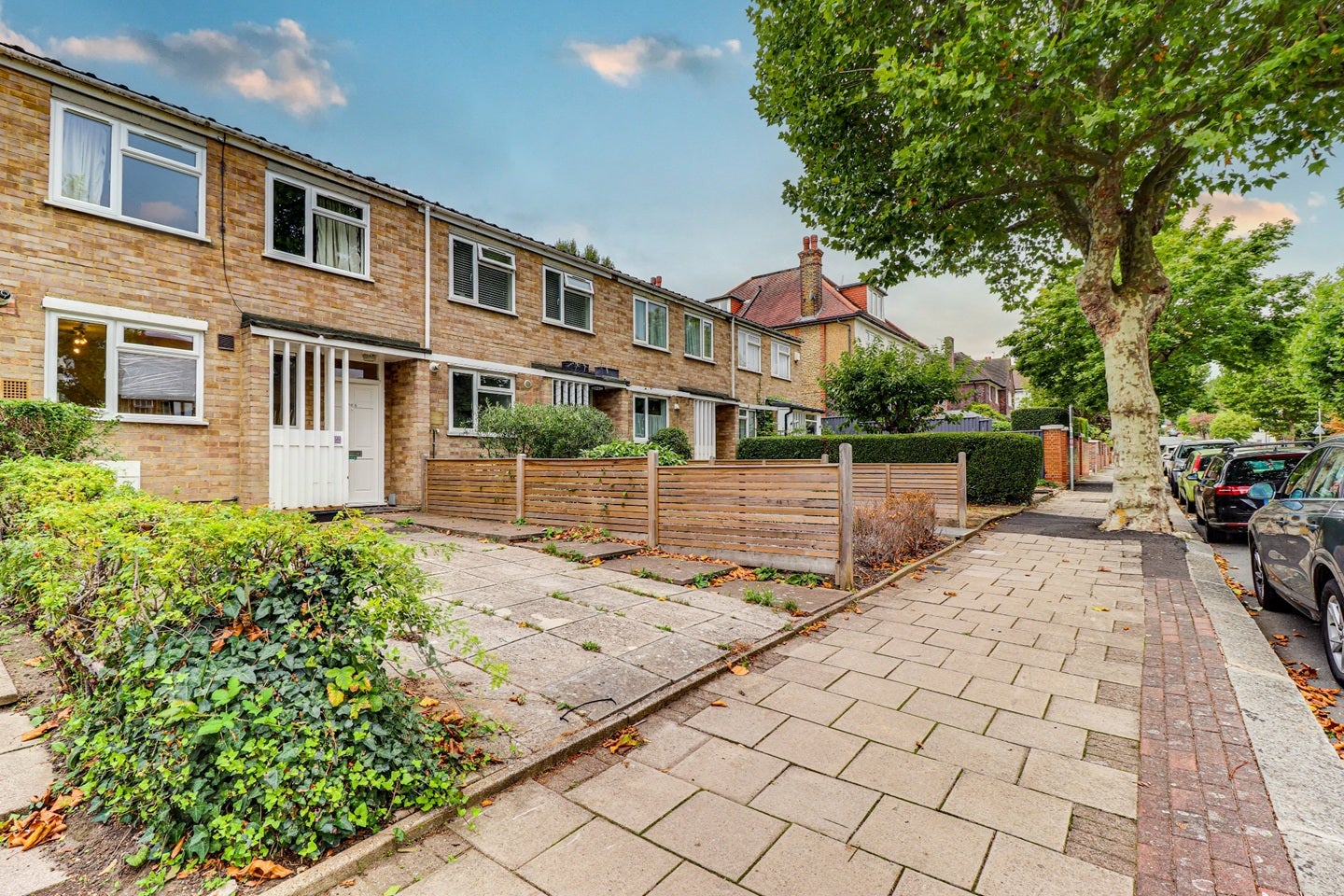 House Chartfield Avenue in Greater London