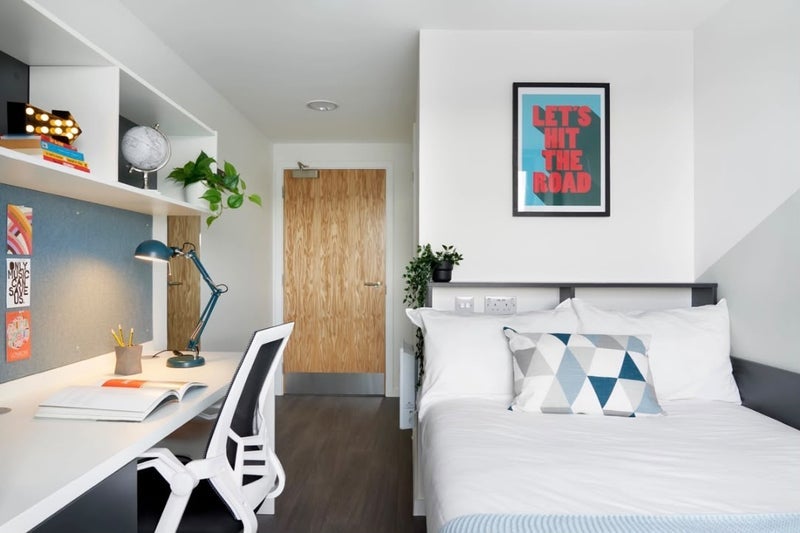 Room Westfield Road in City of Edinburgh