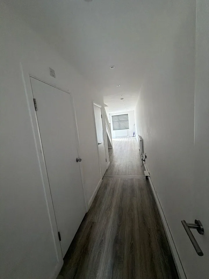 Flat Lee Road in Greater London