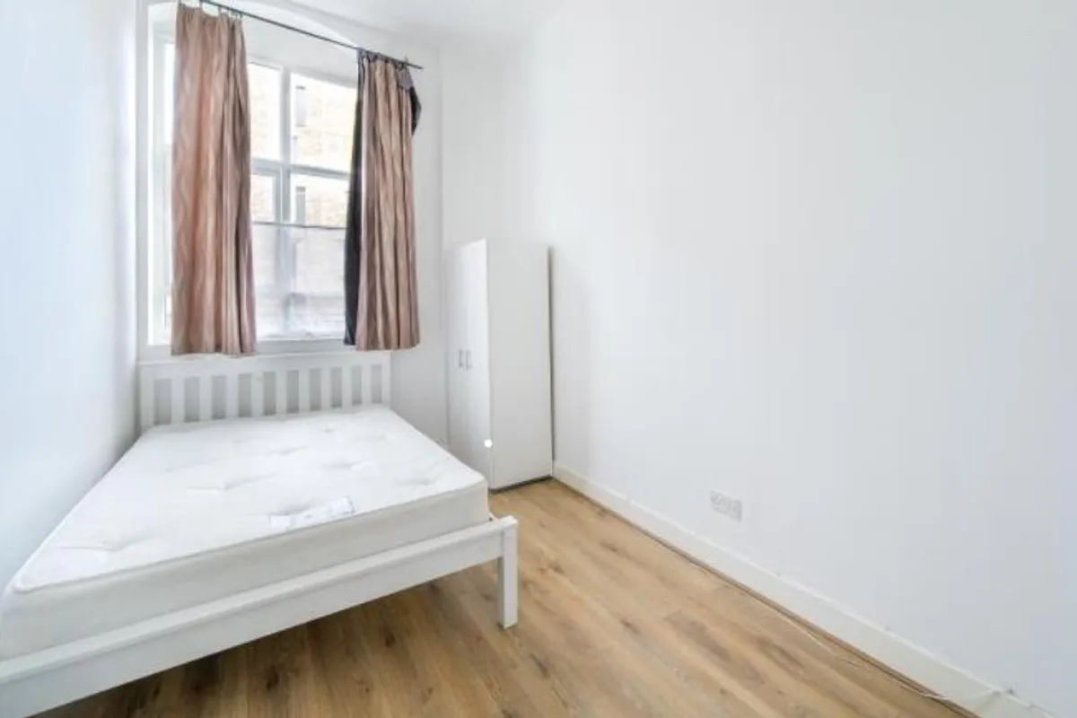 Flat Cambridge Road in Greater London