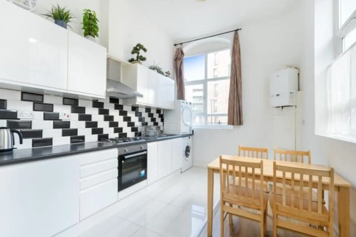 Flat Cambridge Road in Greater London