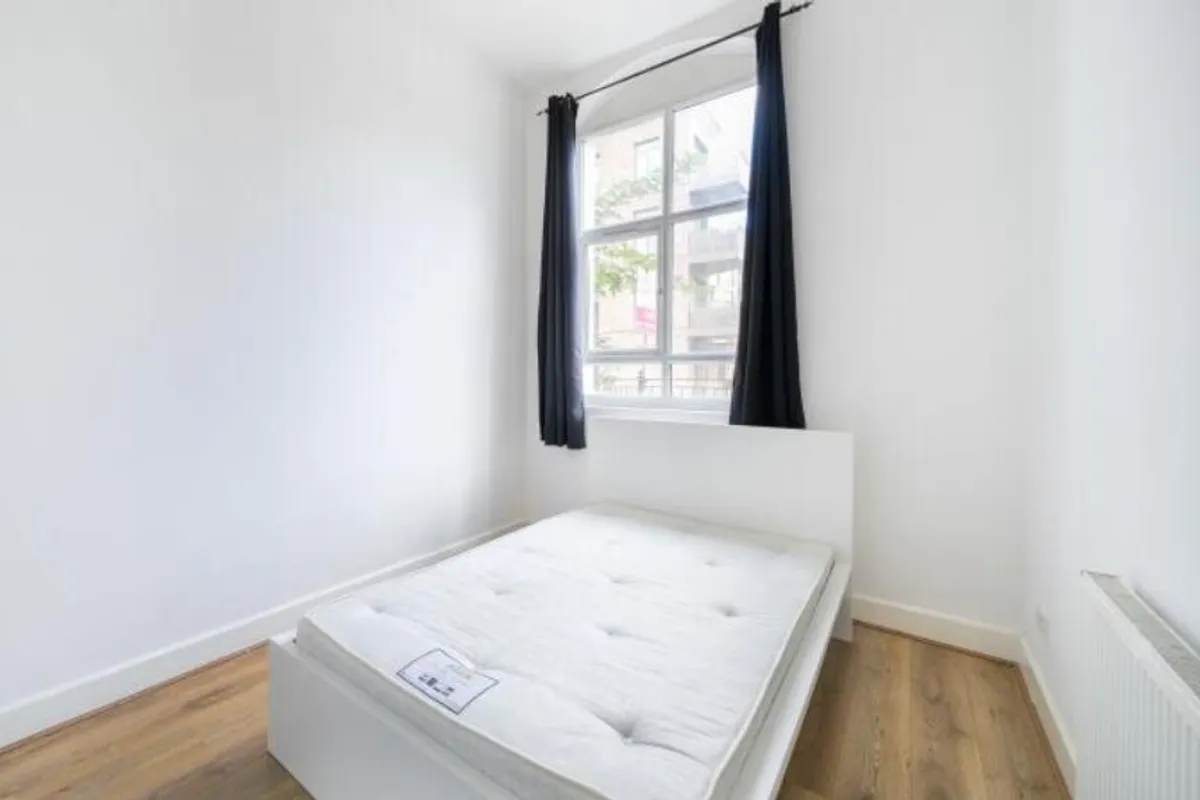 Flat Cambridge Road in Greater London