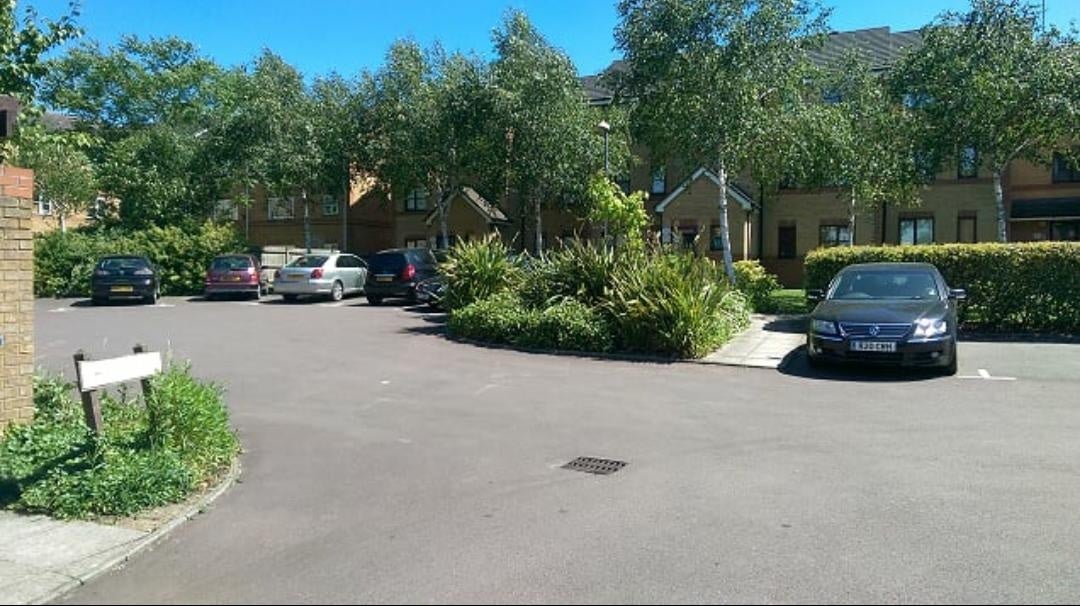Flat Upton Close in Greater London