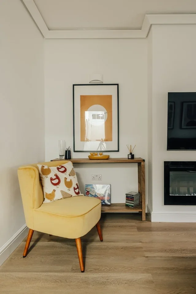 Flat Wellington Way in Greater London