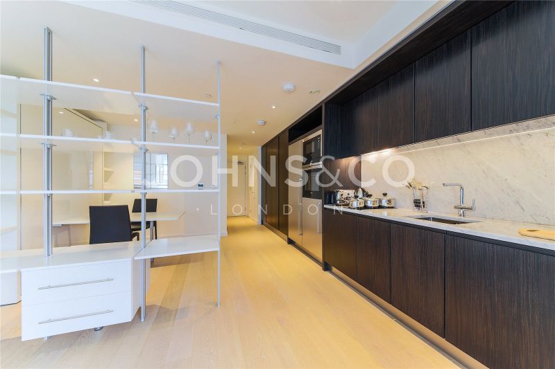 Flat Biscayne Avenue in Greater London