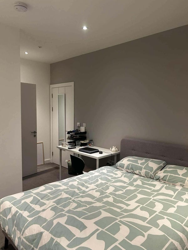 Room Glade Walk in Greater London