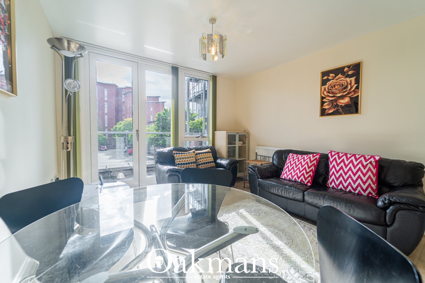 Flat Bradshaw Close in Birmingham