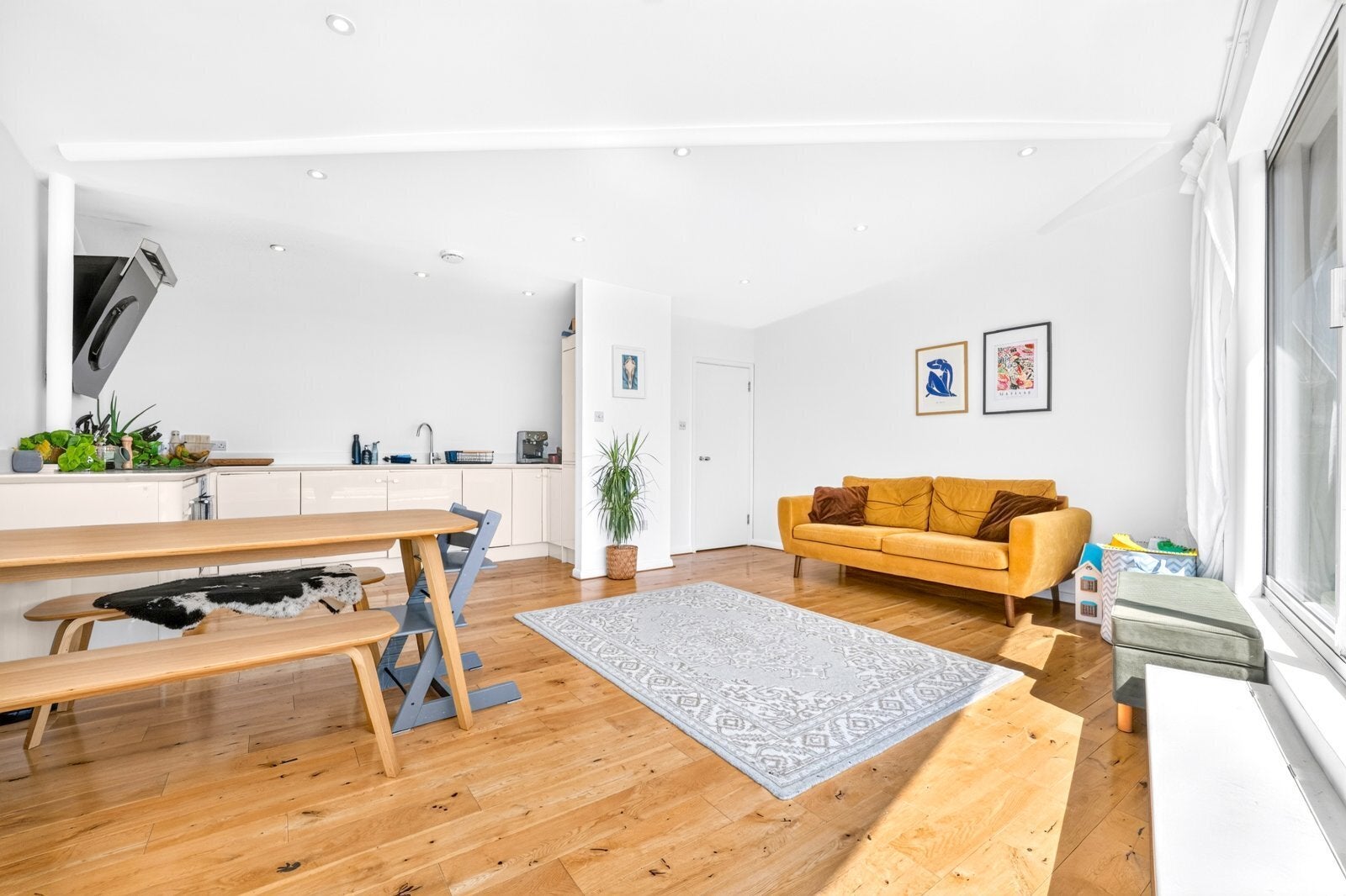 Flat Popham Street in Greater London