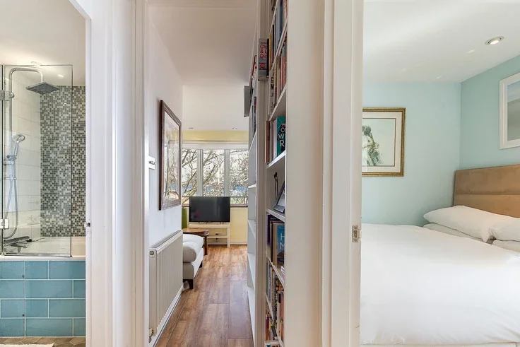 Flat Richmond House in Greater London