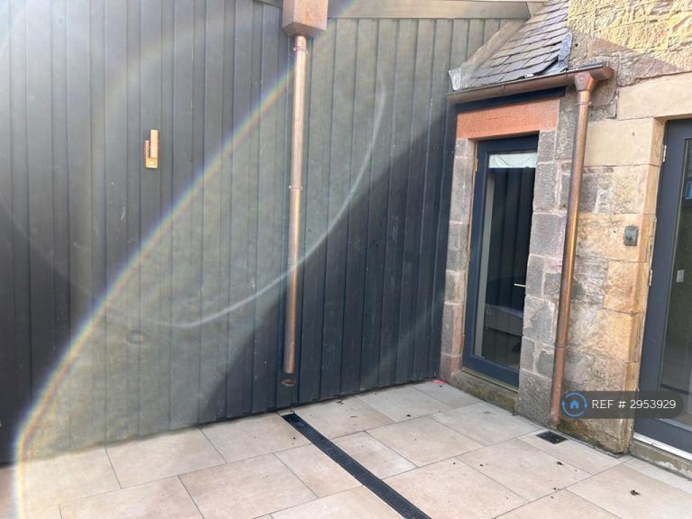 Room Main Street in Carnwath