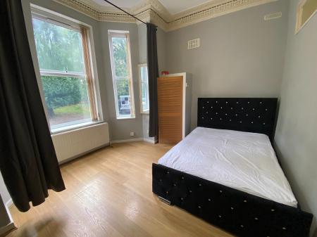 Flat Palatine Road in Manchester