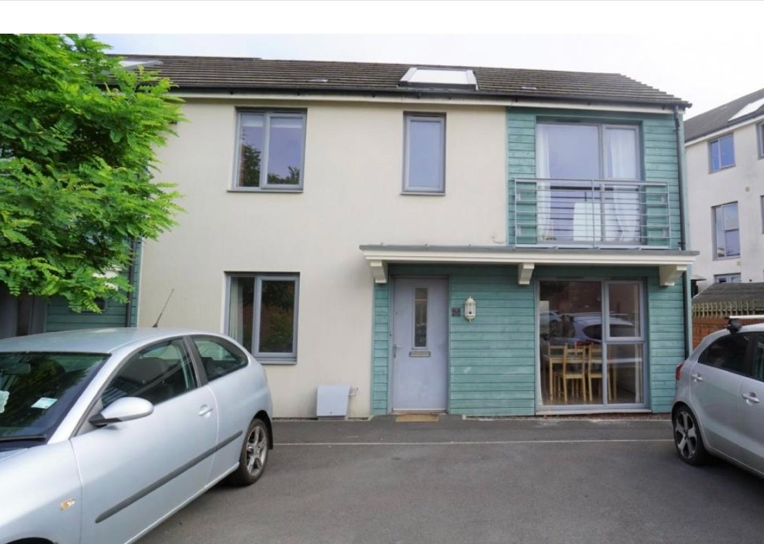 House Home Leas Close in Bristol