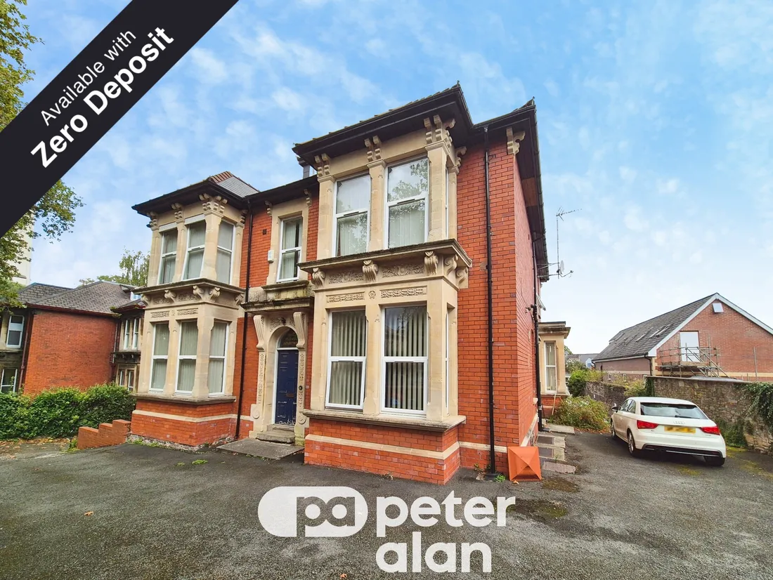 Flat Clytha Park Road in Newport