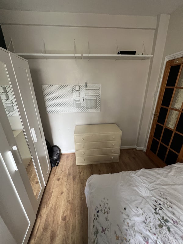 Room Newman Road in Greater London
