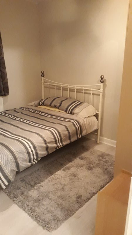 Room Llanbryn Gardens in Bryncae