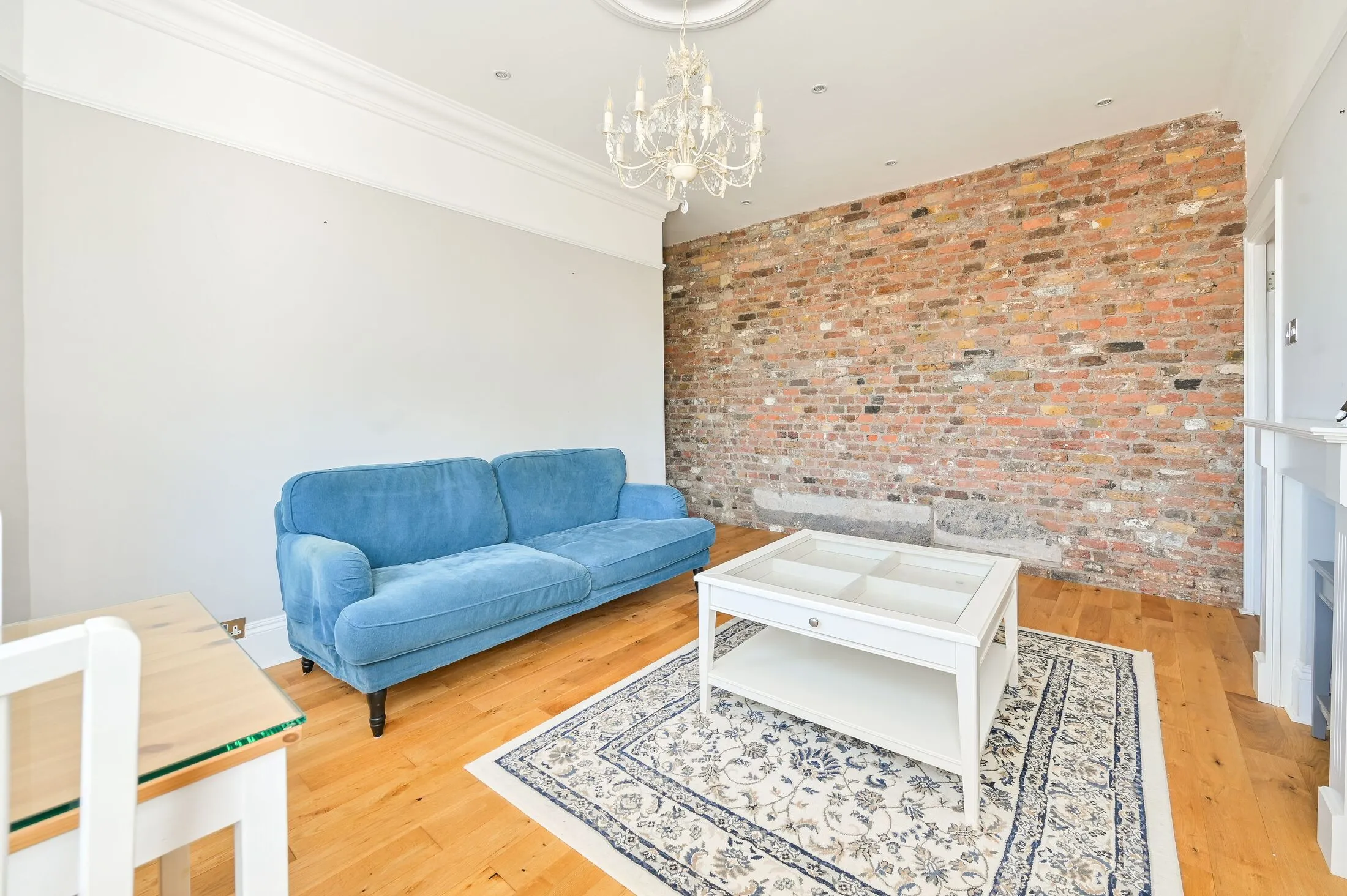 Flat Tanner Street in Greater London