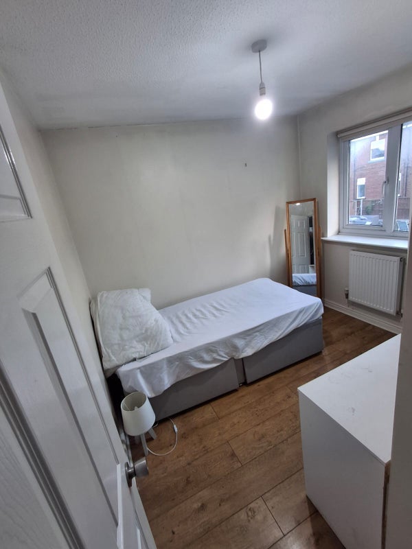 Room Whitewood Park in Liverpool