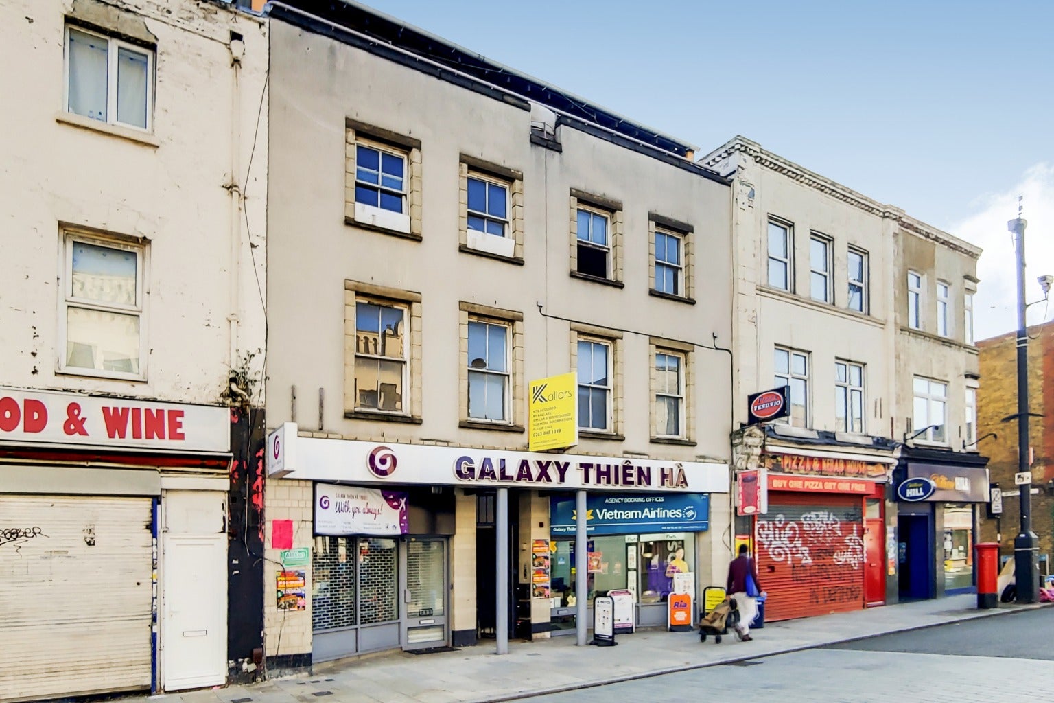 Flat Deptford High Street in Greater London