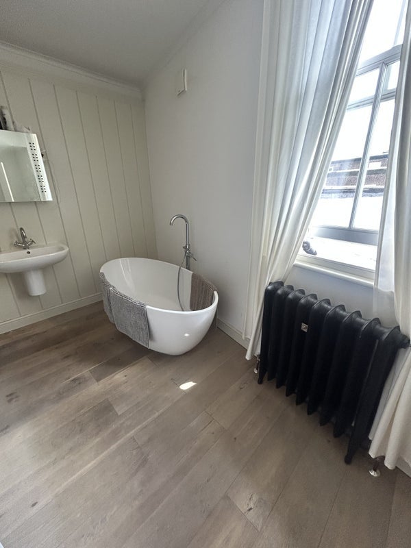 Room Lansdowne Place in Greater London