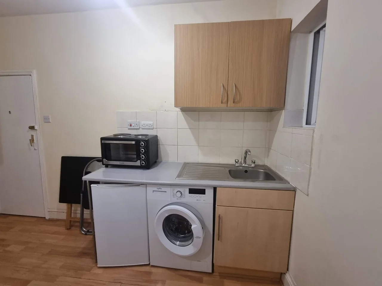 Flat Benwell Road in Greater London