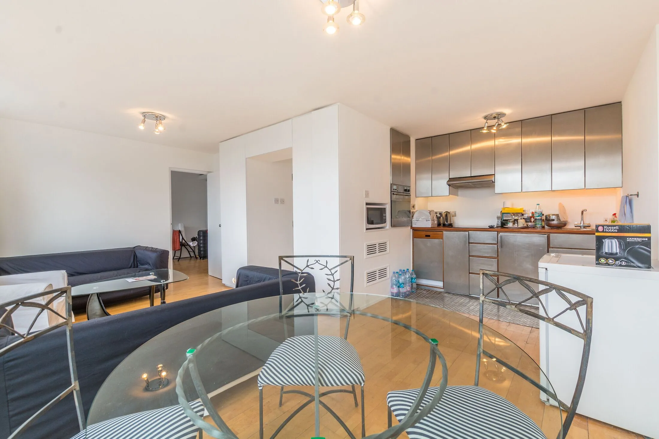 Flat Clipstone Street in City of Westminster