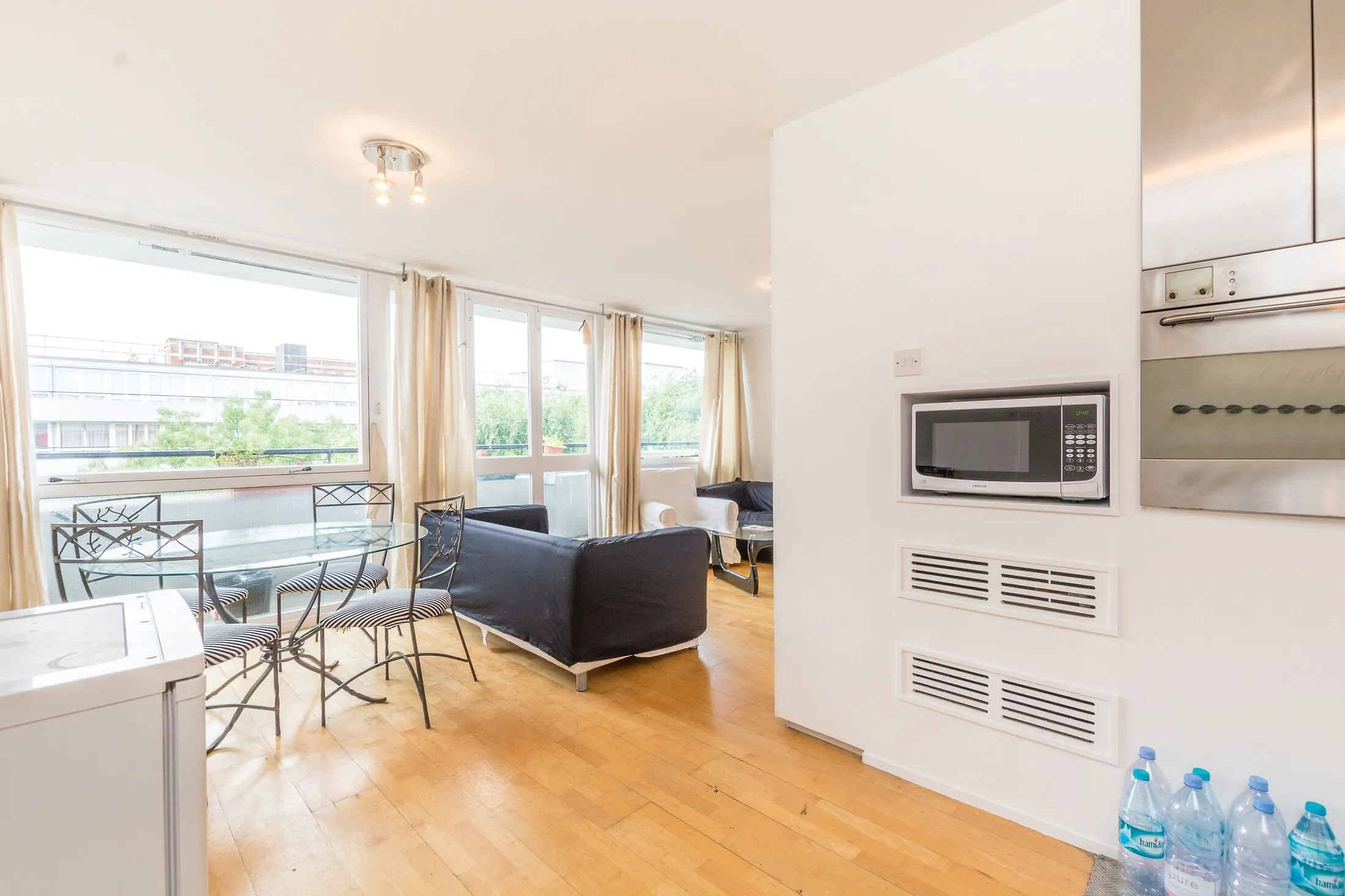 Flat Clipstone Street in City of Westminster