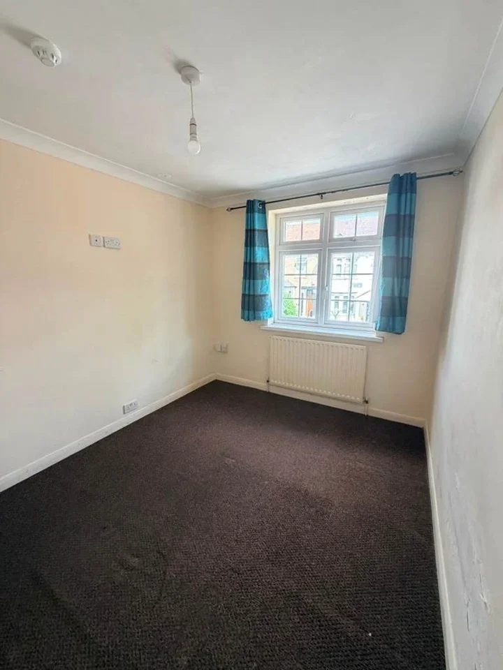 Room Whalebone Grove in Greater London