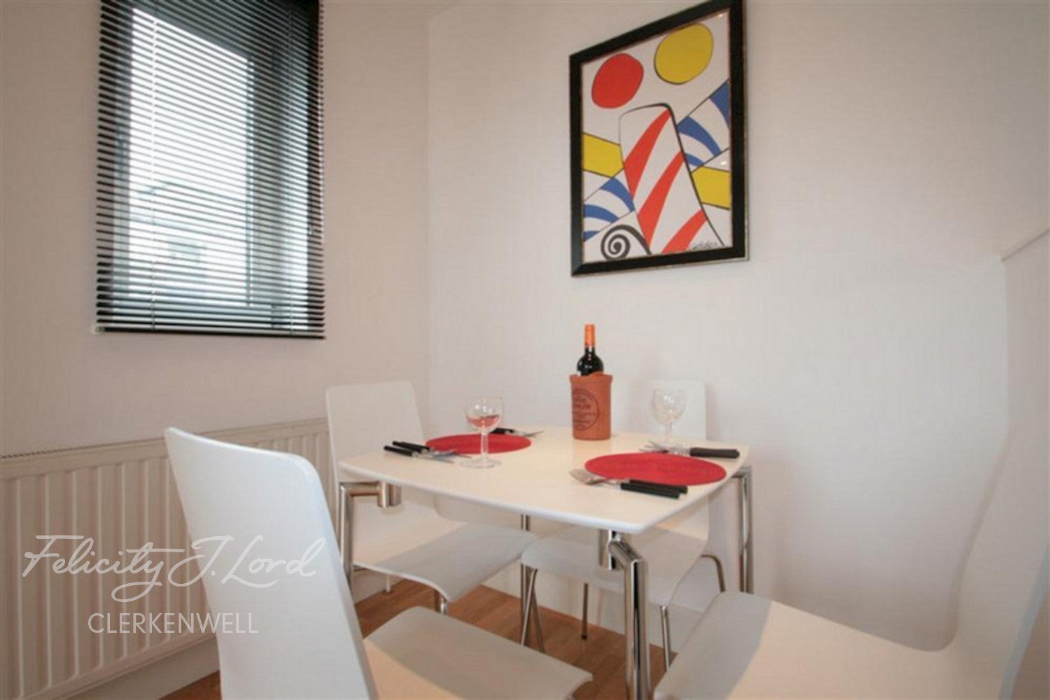 Flat Hemsworth Street in Greater London