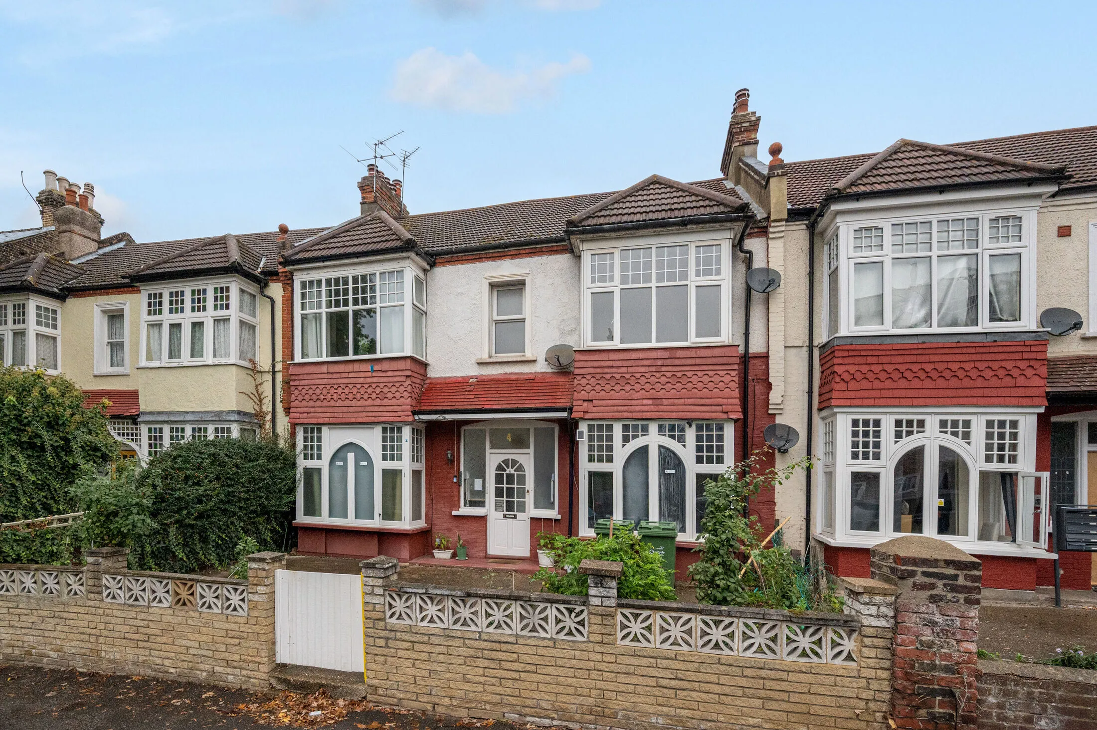 Flat Natal Road in Greater London