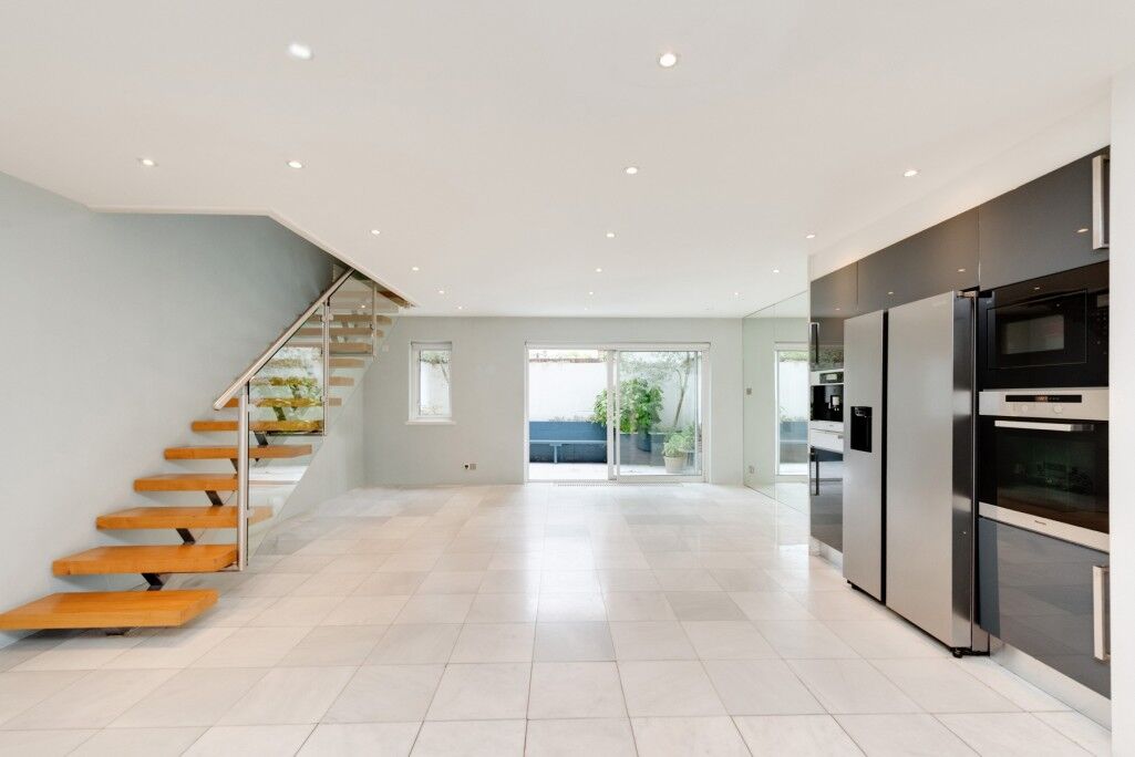 House Spencer Walk in Greater London