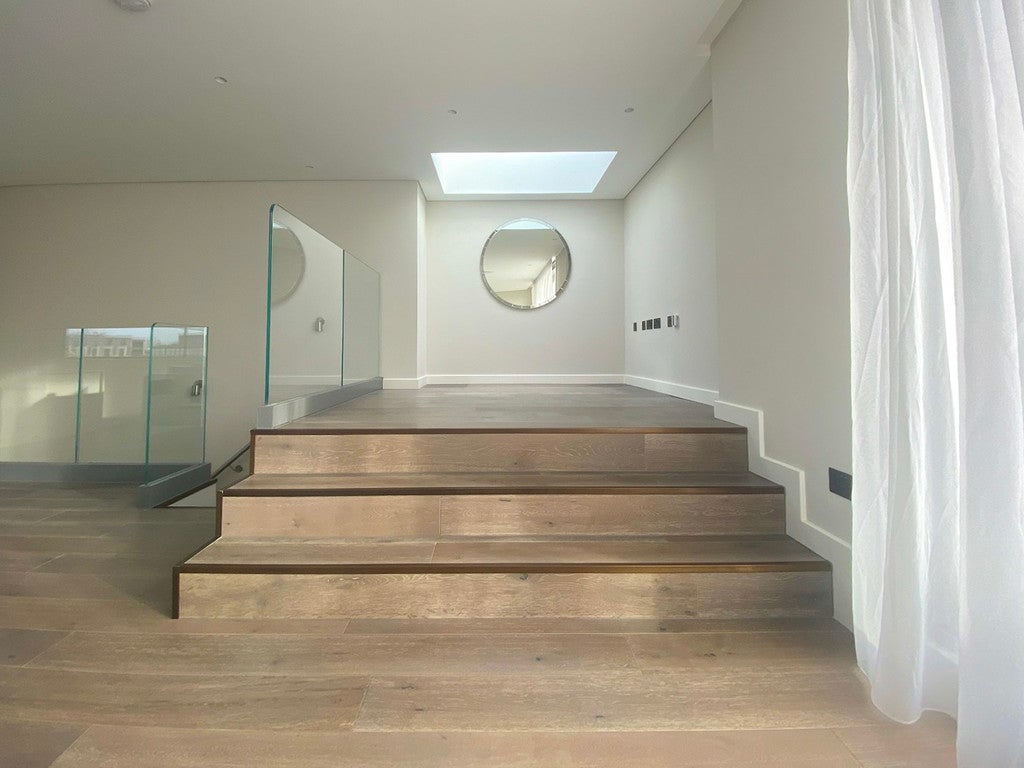 Flat Cardinal Walk in City of Westminster