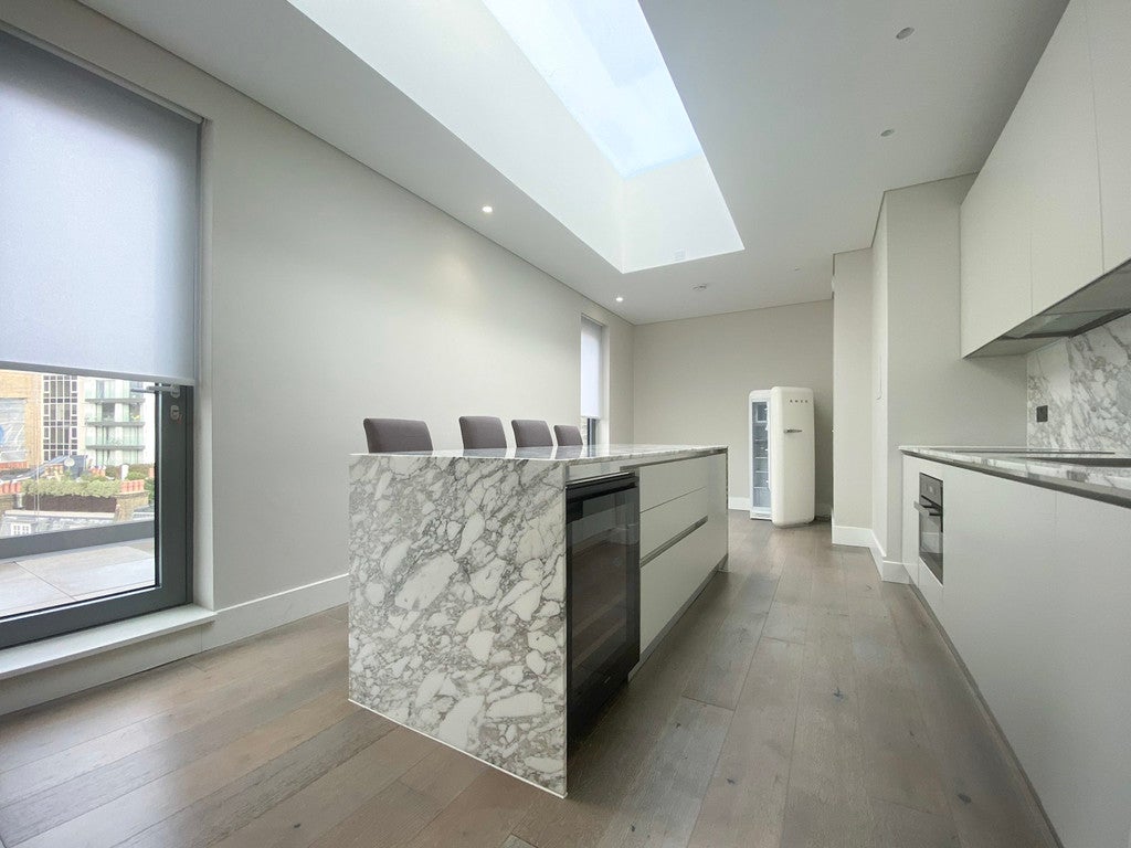 Flat Cardinal Walk in City of Westminster