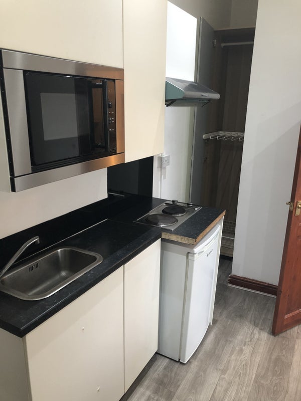 Flat Brettell Lane in Brierley Hill