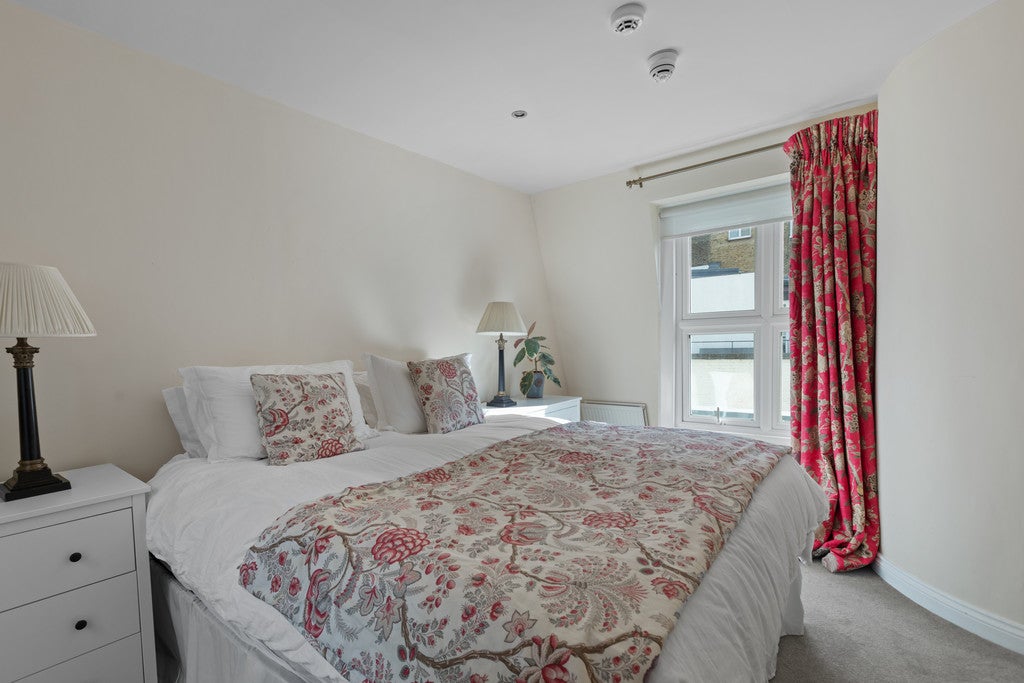 Flat Ennismore Gardens in City of Westminster