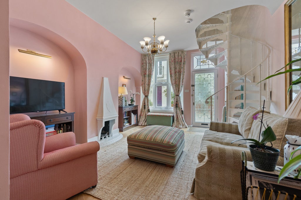 Flat Ennismore Gardens in City of Westminster