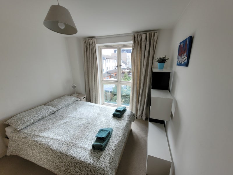 Flat Tredegar Road in Greater London