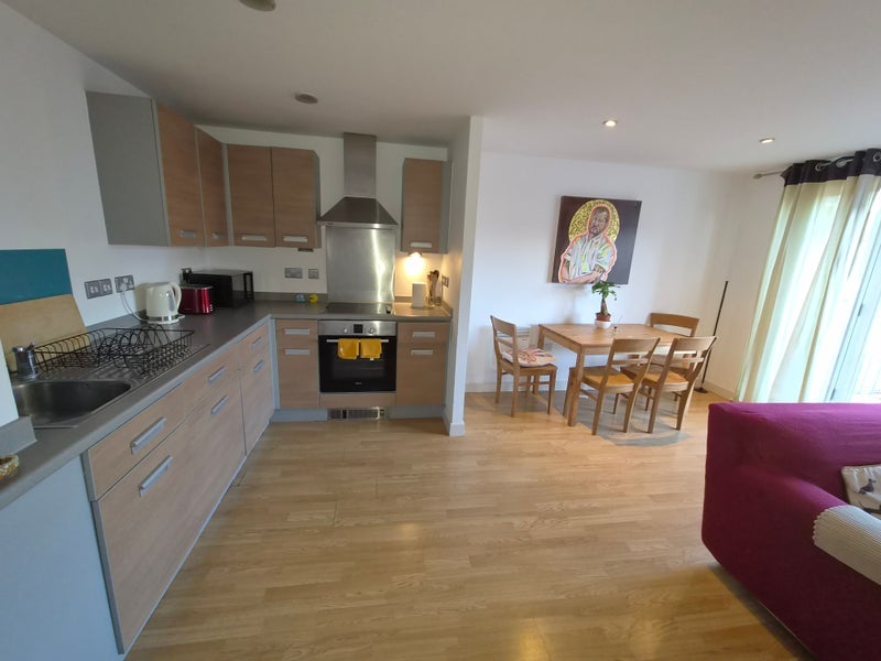 Flat Tredegar Road in Greater London