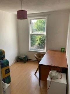Room Howley Road in Greater London
