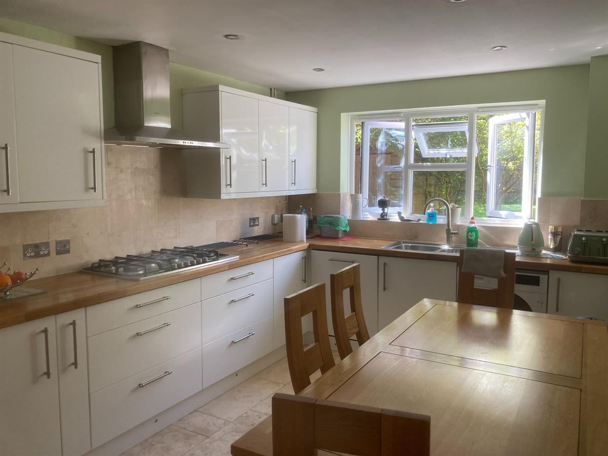 House Joyce Close in Tunbridge Wells