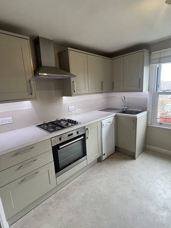 Room Fernlea Road in Greater London