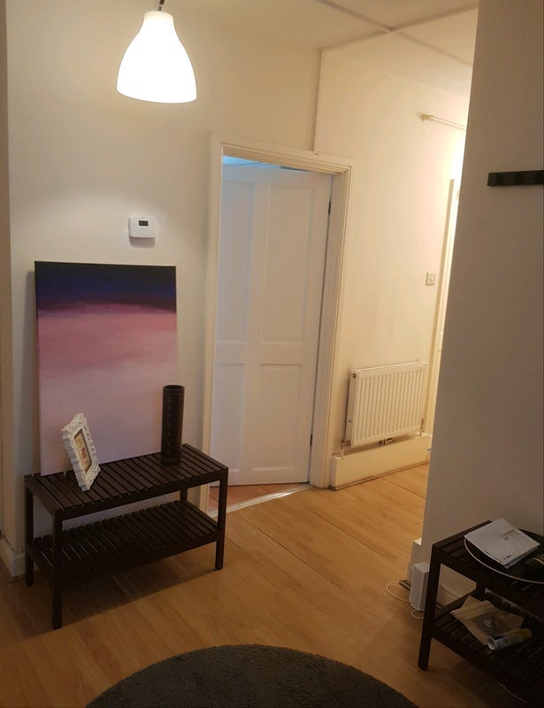 Room Borrodaile Road in Greater London