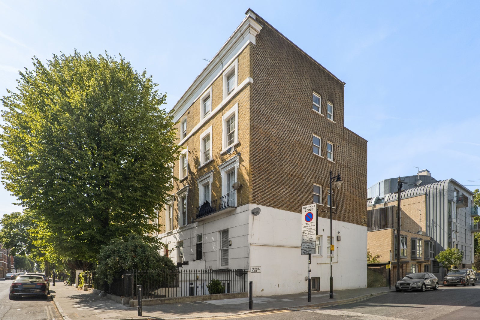 Flat Offord Road in Greater London