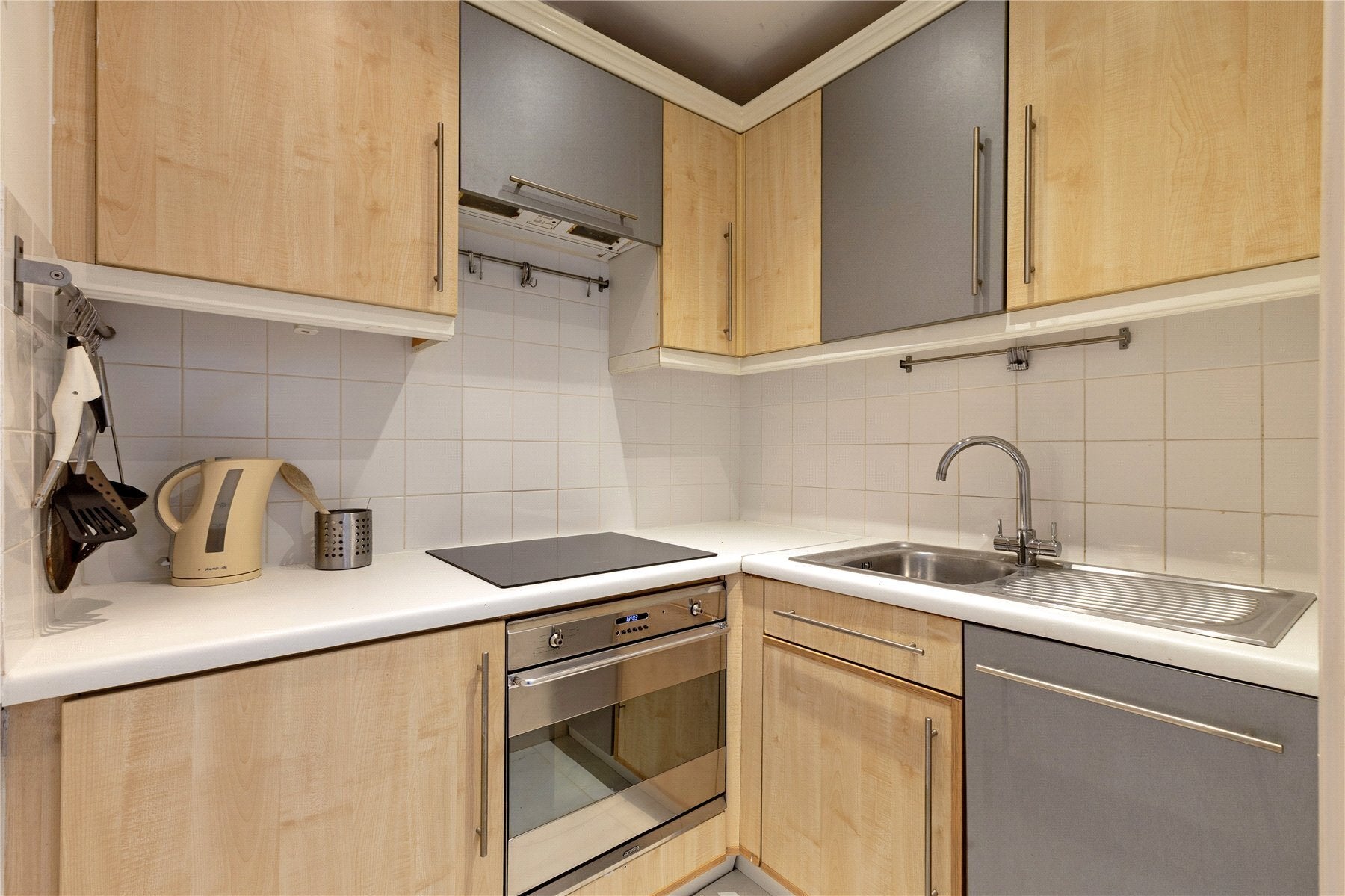 Flat Coleherne Road in Greater London