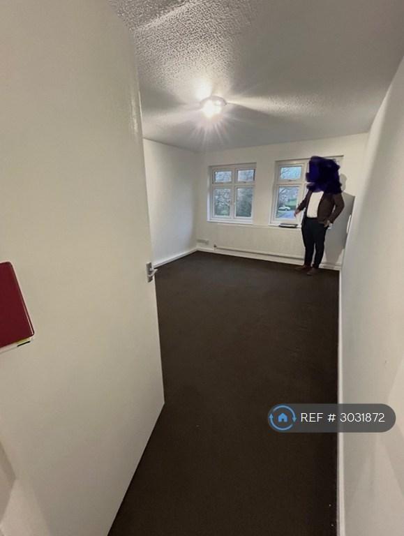 Flat Grantwood Close in Reigate and Banstead
