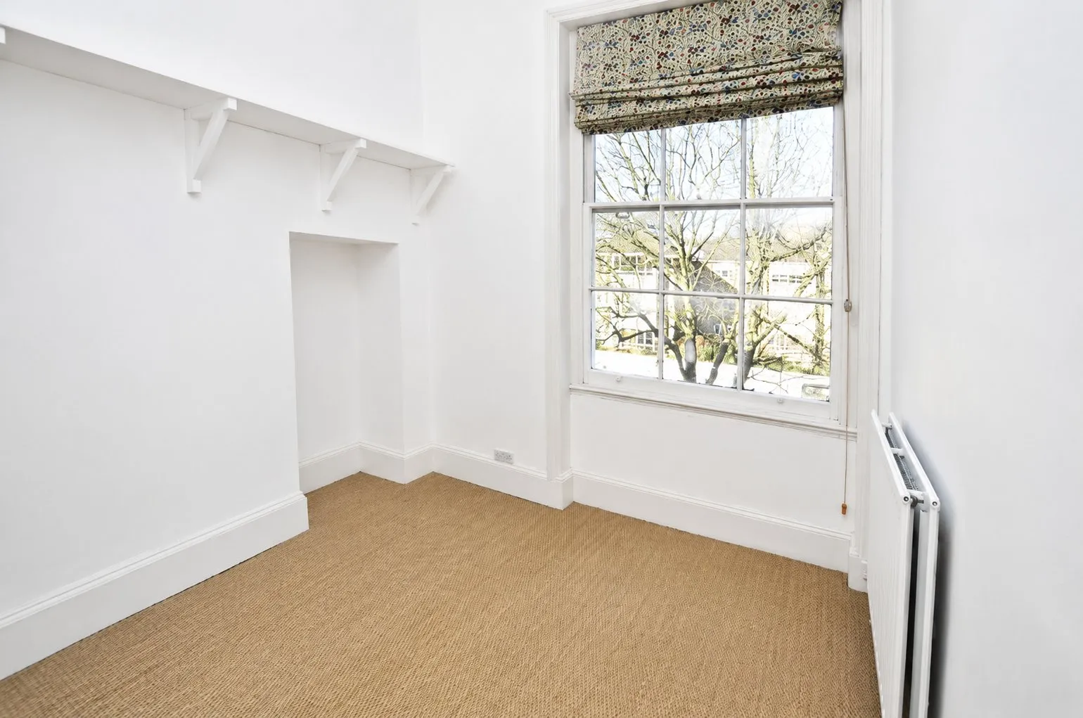 Flat Brondesbury Villas in Greater London