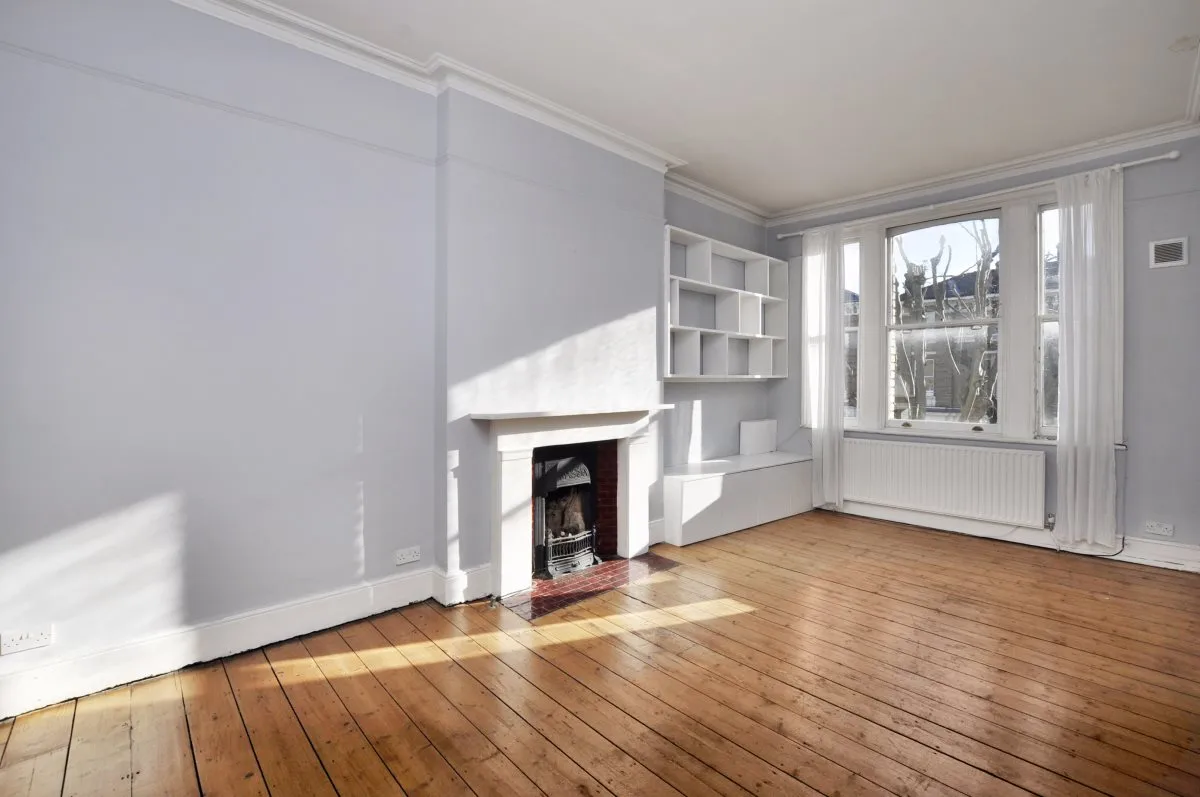 Flat Brondesbury Villas in Greater London