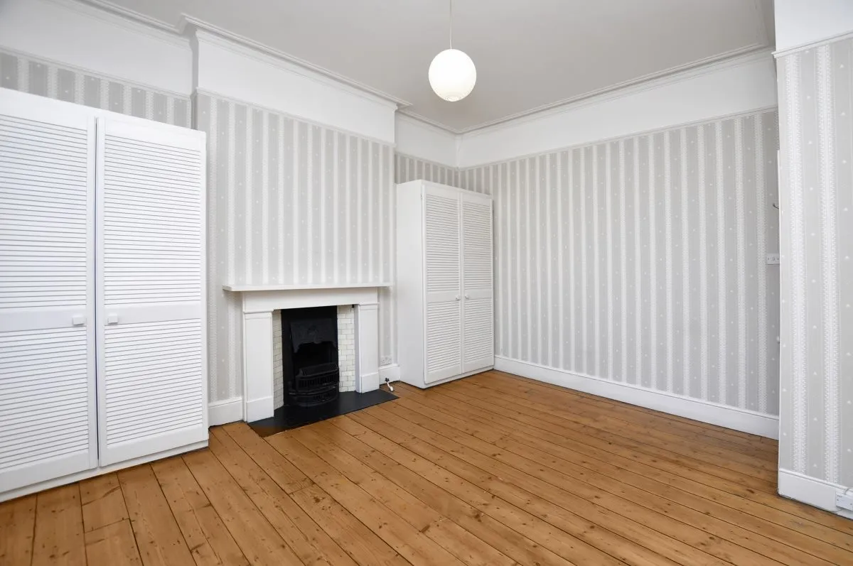 Flat Brondesbury Villas in Greater London