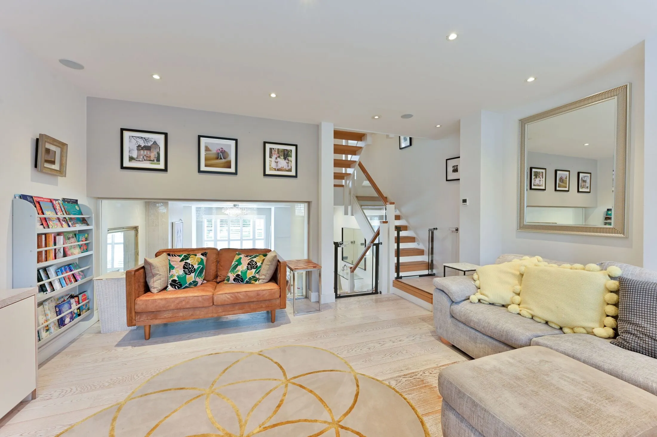 House Chapman Square in Greater London