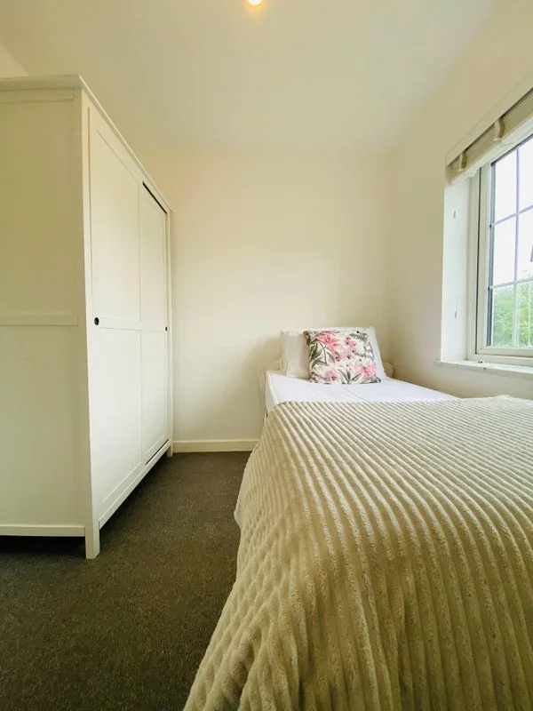 Room Walsingham Road in Greater London
